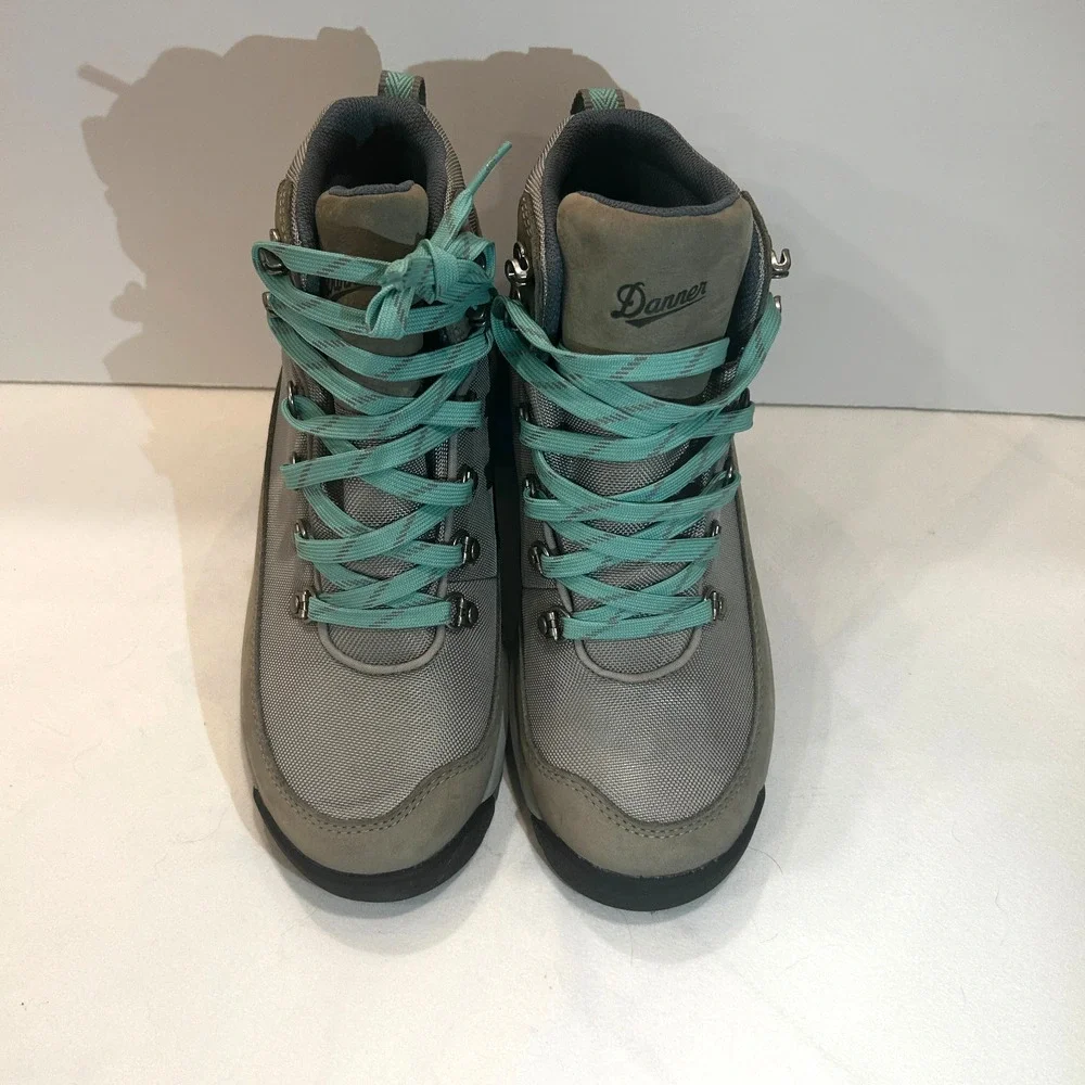 Danner Women’s Danner Dry Waterproof Hiking Boots Gray & Turquoise Laces Size 9.